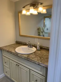 Charming canal-front apartment with king bed, AC, WiFi, in phenomenal Fort Myers - Image 3