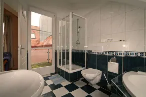 Apartment over 2 floors with 2 balconies and views of the sea and the countryside - Image 3