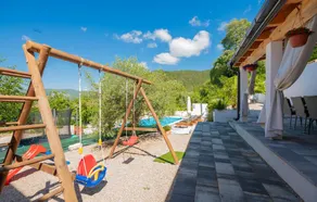 Stunning Apartment In Donji Prolozac - Image 2