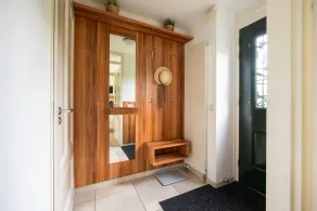 Uma casa de luxo para crianças com um novo terraço cobrindo - Image 5