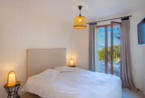 Villa bodri, maison en pierre avec vue mer et piscine chauffée - Image 4