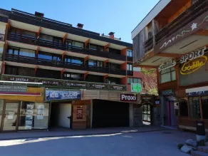 Bright studio for 5, south-facing balcony, center of resort - Image 5