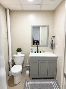 2 Bed, 1 Bath, Ground Floor, Sleeps 7, Loft Style Open Concept Apartment - Image 4