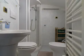 2 Bedroom Apartment in Levanto - Perfect For Visiting The Cinqueterre In Italy! - Image 2