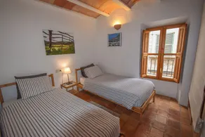 Charming townhouse, walking distance from the main square - Image 5