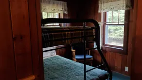 your own private beach Lakefront cozy cottage in a peaceful bay on 5 lake chain. - Image 3