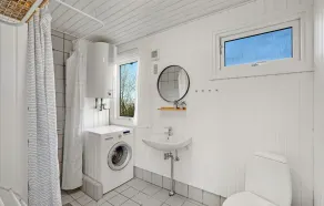 3 Bedroom Cozy Home In Spøttrup - Image 2