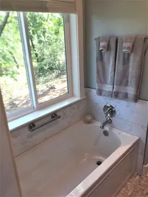 Private Getaway With Beautiful Views - Image 4