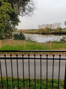 Nyligt ombygget lade i fantastisk flodbredde på Norfolk Broads - Image 5