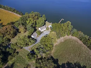 NEW! Gorgeous Waterfront Estate with Saltwater pool, beach and dock - Image 5