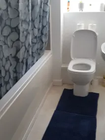 3 Bed House - Sleeps 4 - Parking - Wifi - Image 3