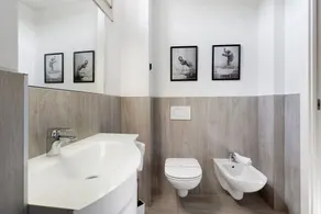 The Magnolia Three-Room Apartment: Charm on Three Levels in Lonato del Garda’s Courtyard - Image 3