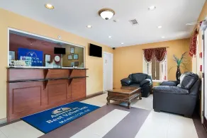 Relax and Recharge! Free Parking, Minutes to Heritage Park & River Line Park - Image 3