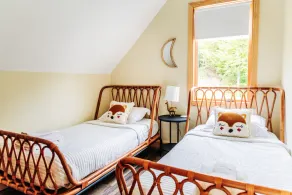 Lakeview☀️Near Stowe🥾4 Bedroom👨‍👩‍👧‍👦Hot Tub🥂Mountain View🏔Canoe🛶Game Room🎱Swimming🏊‍♀️ - Image 5
