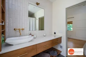 Beautiful Custom Lake House - Image 3