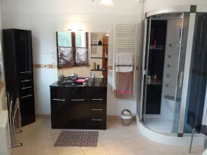 bonito apartamento con vistas al lago y las montañas, cerca de las pistas - Image 2