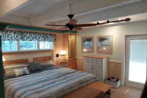 Beautiful Waterfront Hideaway Gem on Bessy Creek w/ Swim Spa, Tiki Bar Boat Lift - Image 5