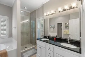 Amazing condo in Sapphire within walking distance to Fairfield Lake - Image 2