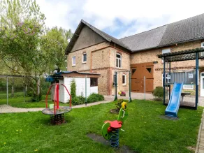 Vacation Home with Pond - Image 2