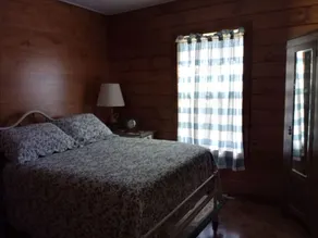 Cozy rural cabin near Texas A&M University - Image 5