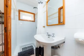 Maison de campagne \"Sa Casa Des Pintor Miquel Vives 213\" avec piscine privée, 2 terrasses et Wi-Fi - Image 4