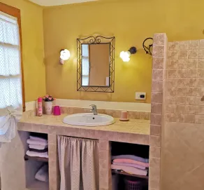 Barga – Ferienhaus & Scheune, viel Land, privater Pool, WLAN, schöne Aussicht! - Image 3