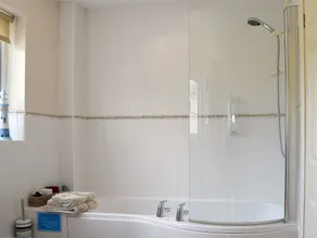 2 bedroom accommodation in Upton, Didcot - Image 2