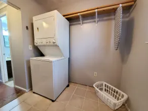 Blue Ridge Mountain Cottage~1 minute from Parkway! - Image 3
