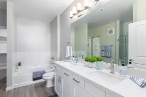 Spacious Penthouse with Luxe Resort Amenities - Image 3