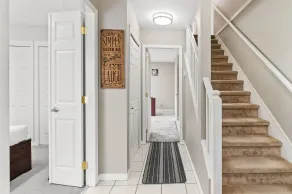 Beautiful Home in Langley with Huge Patio - Image 2
