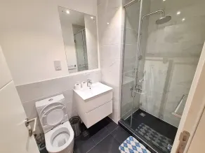 Studio Apartment at the Embassy Gardens - Image 4