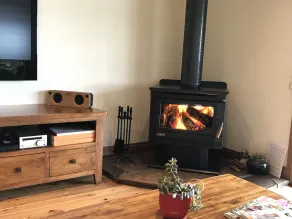 En udsigt til en Hill-Stone Creek Cottage Farmstay - Image 2