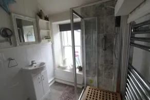 Grade II listed vintage cottage located right on the Harbour Front - Image 2