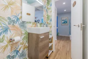 Five minutes walking distance to Malvarrosa beach. Valencia City - Image 4