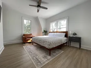 Renovated Dutch Colonial Home in Ocala ❤️ + Pet Friendly - Image 4