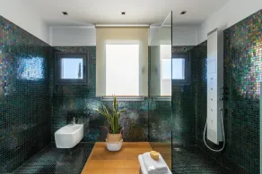 Designer villa med pool og fantastisk udsigt over bugten i Malaga - Image 4