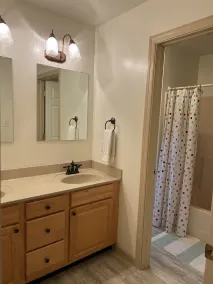Private and charming 5 bedroom home 15 minutes from campus! - Image 3