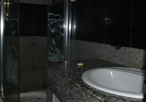 Gracious Hotel - Image 5