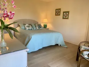 Lumineux 3 chambres, 3 salles de bain avec piscine privée dans une communauté exclusive de golf et de tennis - Image 4