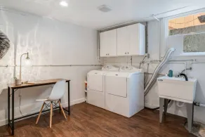 Hot Tub, Central Location, Stylish, 2BR/1BA - Image 3