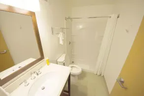 2 GIG Internet Backed WiFi Rewak Studios Near Airport and University! - Image 3
