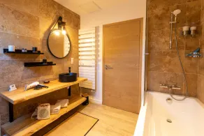 Prestigious renovated barn - Image 5