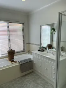 Luxury Waterfront Pet Friendly Accomodation. - Image 3