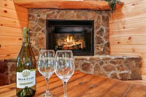 Lux 4BR Cabin near Bear Claw Vineyard , Hot Tub, Game Room, and Mins to Downtown - Image 3