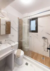 Amaryllis Luxury Apartment - Image 2