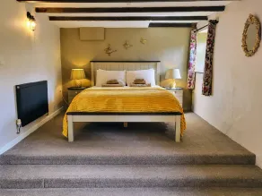 4 bedroom barn conversion on smallholding with alpacas, goats and pigs - Image 5