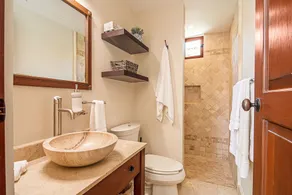 Gorgeous Views, 2 Masters, 3 more En Suites - Image 3