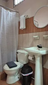 Velaz Guesthouse - Image 4