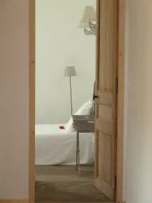 Au pied du Luberon,  Authentique Mas du XVIIIème s. en pierres avec piscine - Image 4