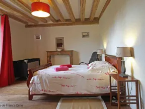 Restauriertes altes Pfarrhaus mit Garten und WIFI in La Gonfrière - Image 4